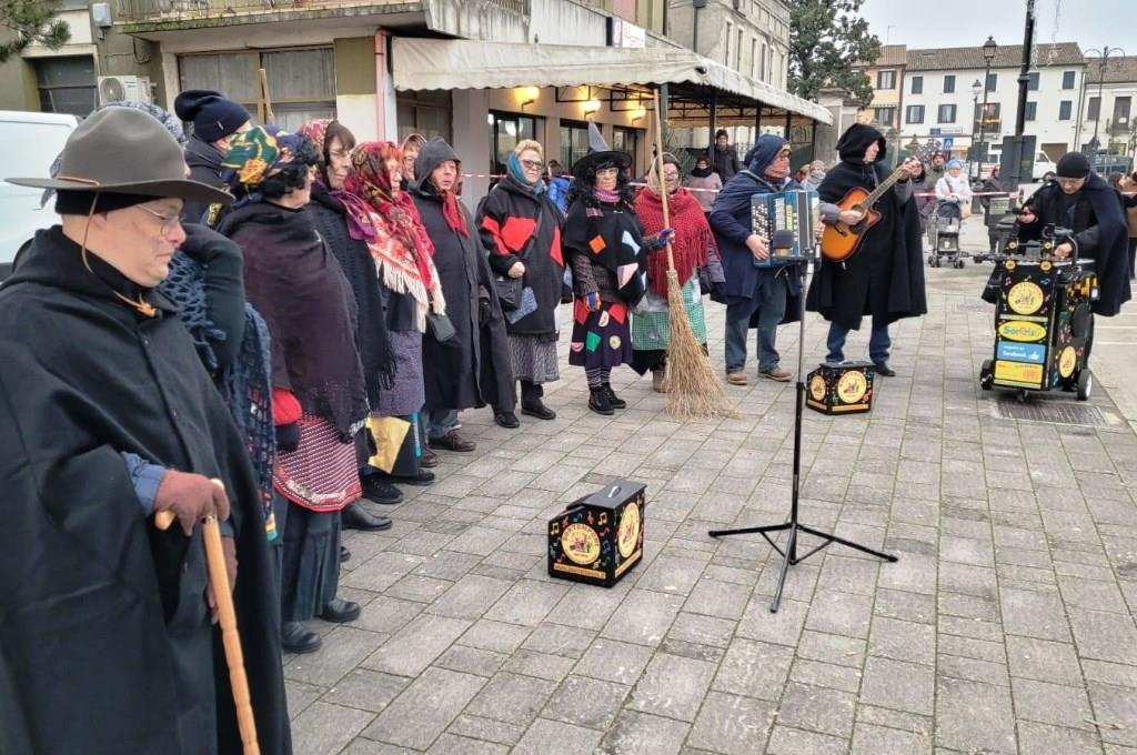 Bottrighe, I Bontemponi durante la precedente festa