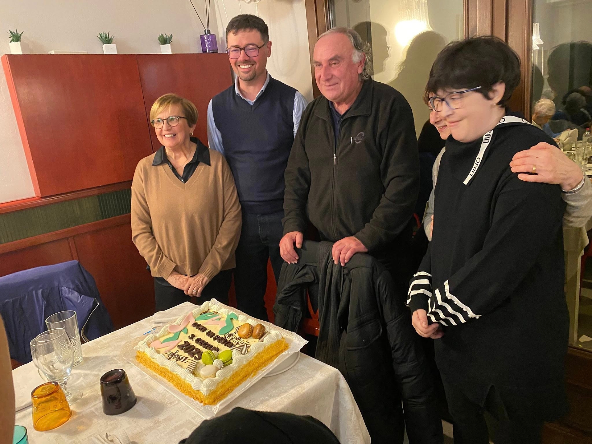 Bottrighe, il taglio della torta per la festa di S. Cecilia