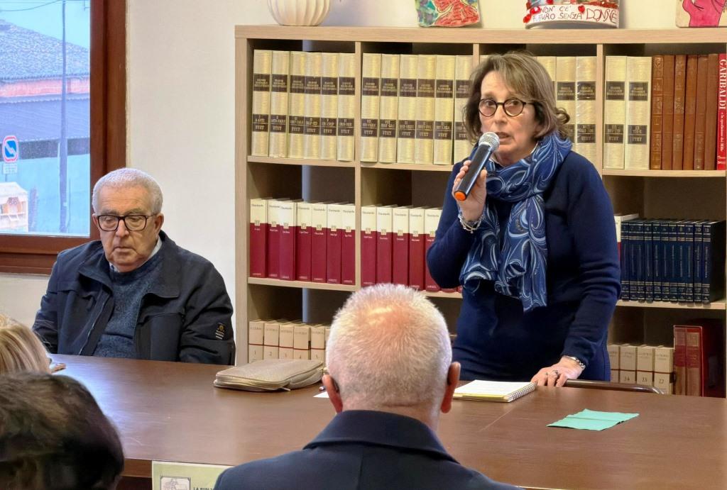 Bottrighe, da sx Giorgio Fantinati presidente biblioteca e Gabriella Veronese