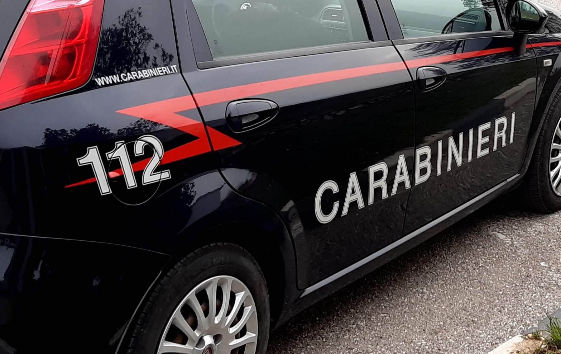 auto-dei-carabinieri-scritta-112 - La PiazzaWeb